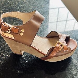 Michael Michael Kors wedge sandals. Very gentle used . Smoke free home.